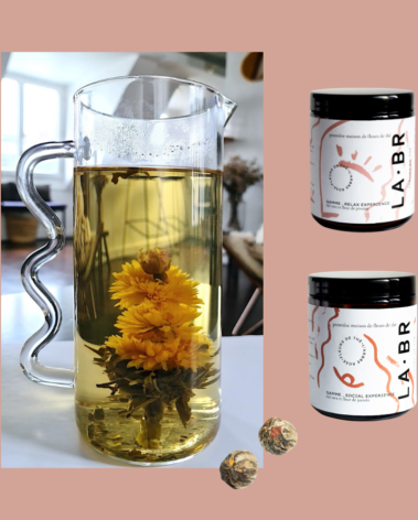 Découvrez notre carafe à fleurs de thé par labr