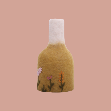 vase-jaune-laine-broderie-3